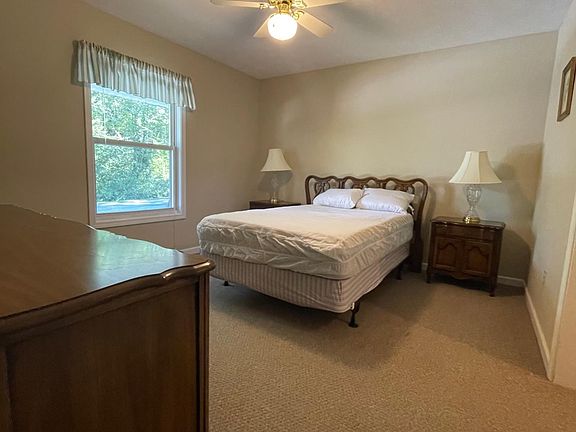 2nd image of 125 Mountain Home St #B