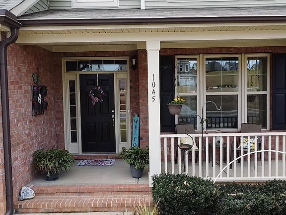 4th image of 1045 Leatherstone Ln