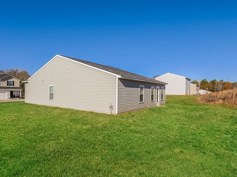 130 Combine Ln — Photo 15