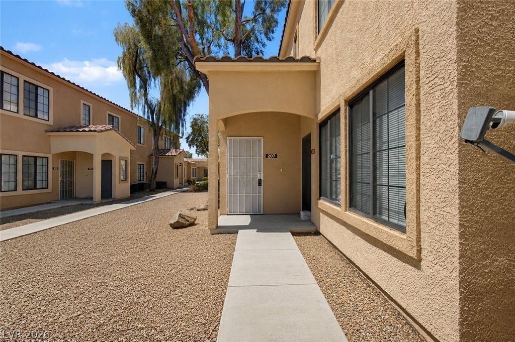 Apartment in Las Vegas, Eastland Heights - View 2