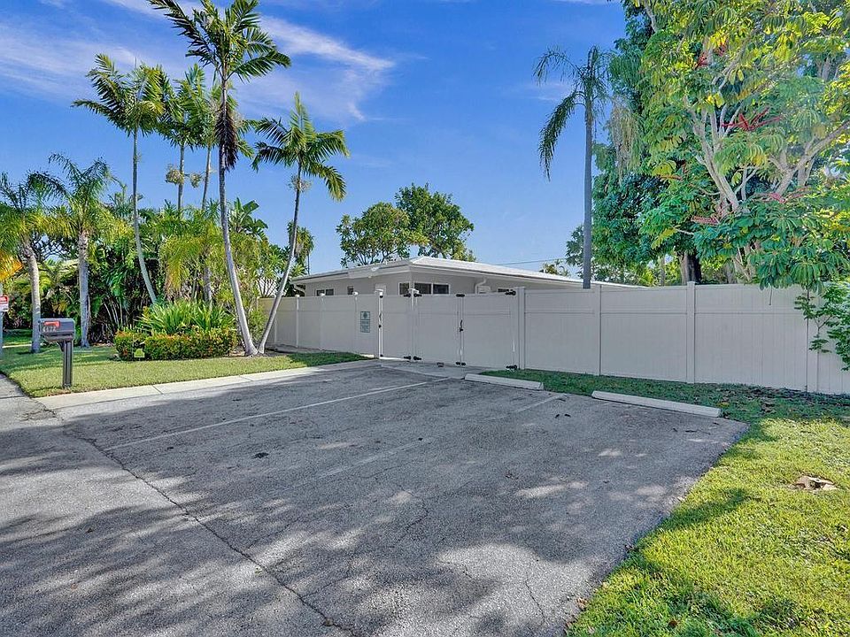 1st image of 4422 Seagrape Dr #1