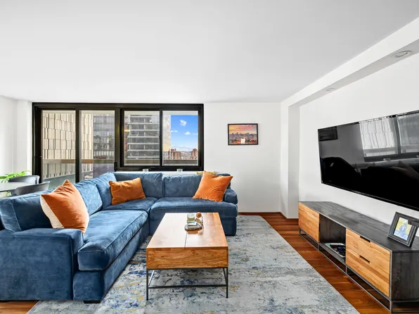 515 East 72nd Street image 3 of 11