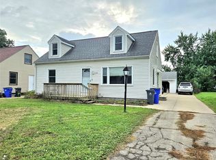 1416 9th St NW, Cedar Rapids, IA 52405