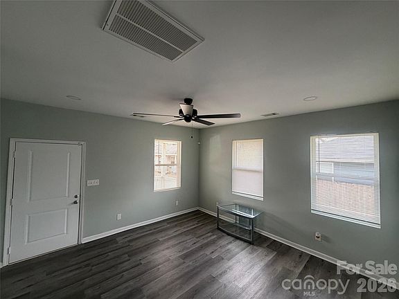 5th image of 561 2nd St #37