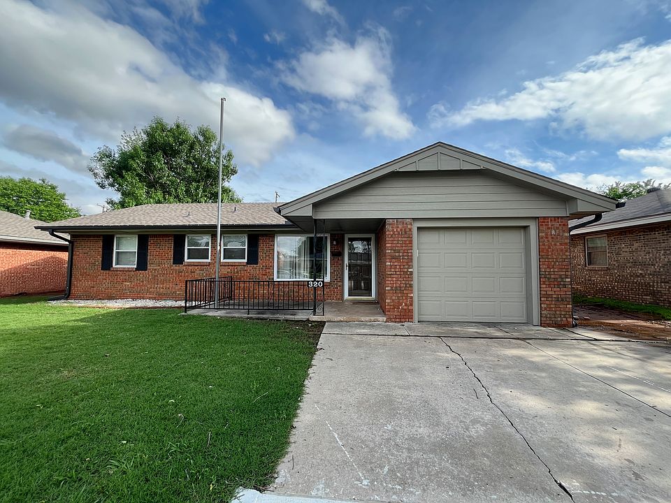 1st image of 320 Mimosa Dr