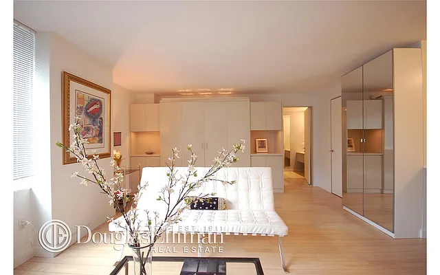 Rented by Douglas Elliman | media 15