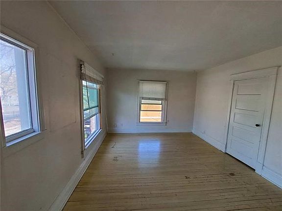 5th image of 3625 Central St