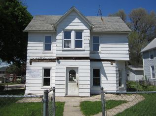 1720 Amelia St, Burlington, IA 52601
