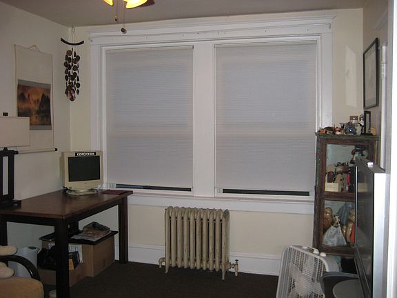 Middle Bedroom (10' x 11')