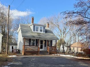 324 1/2 Chestnut St, Clinton, MA 01510