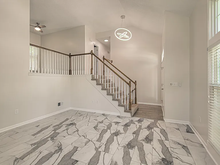 13907 W 150th Ct — Photo 9