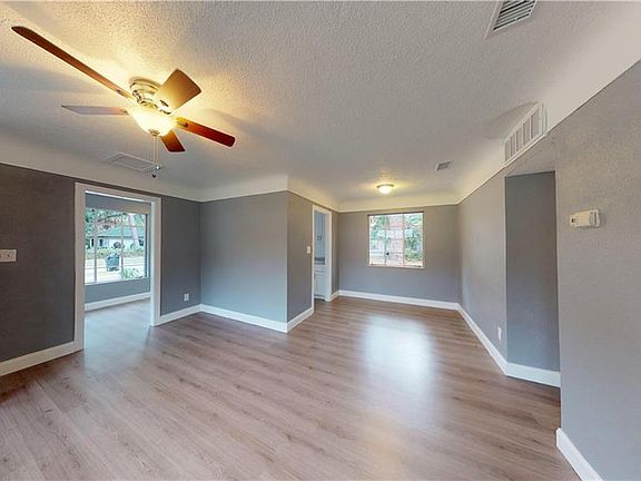 3rd image of 701 28th Ave S