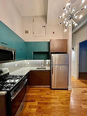 3rd image of 358 Kosciuszko St APT 1C