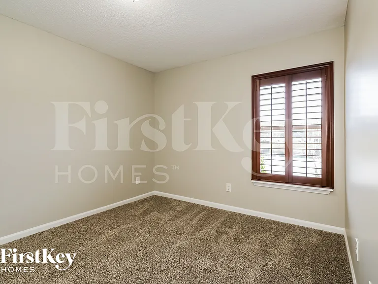 5668 Village Pond Cir — Photo 12