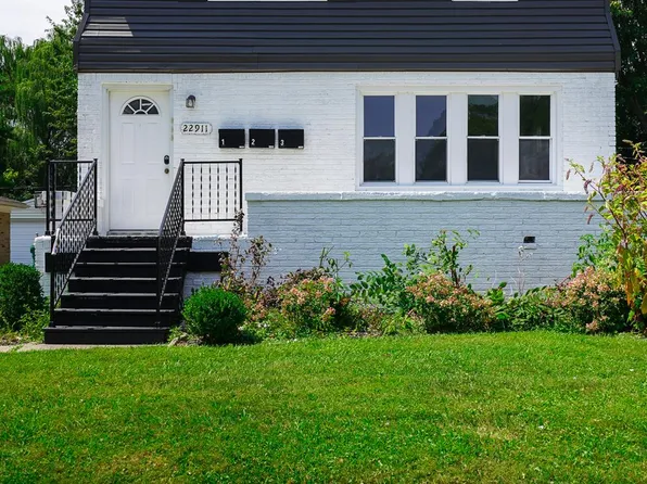 22911 Hayes Ave, Eastpointe, MI 48021