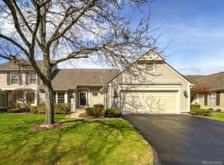 741 Briar Hill Ln #111, Bloomfield Hills, MI