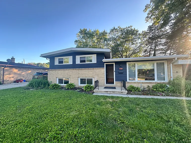 3401 Charlevoix Ave — Photo 1