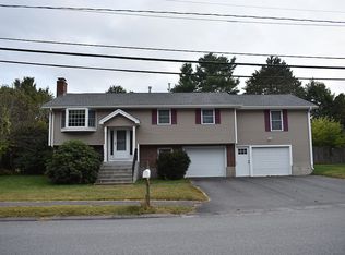 7 Cormier Rd, Burlington, MA 01803