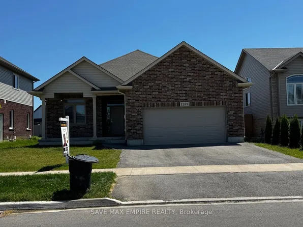 1209 Uppers Ln, Thorold, ON L2V 0C8