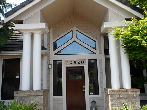 3rd image of 10920 64th Ave NW