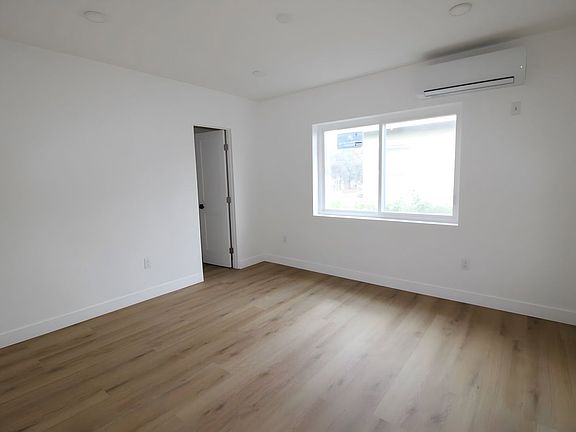 5th image of 9009 Ramsgate Ave #B