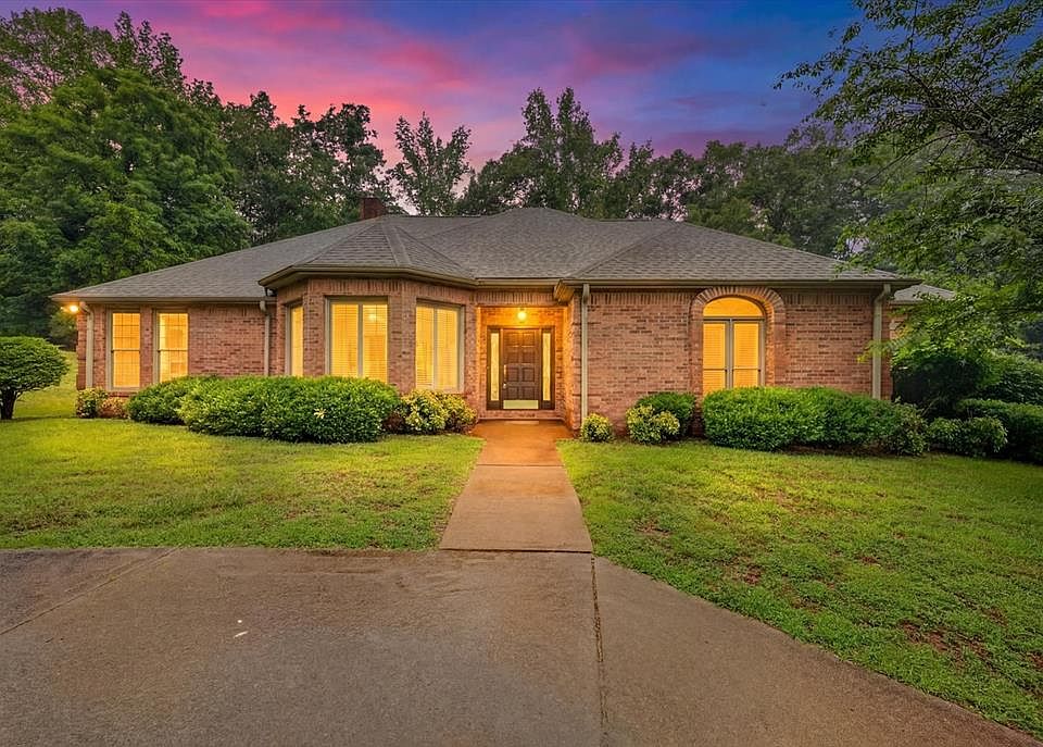 1st image of 216 Patrick Dr