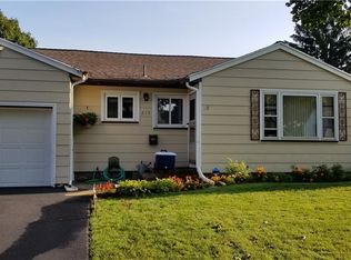 215 Lake Breeze Park, Rochester, NY 14622
