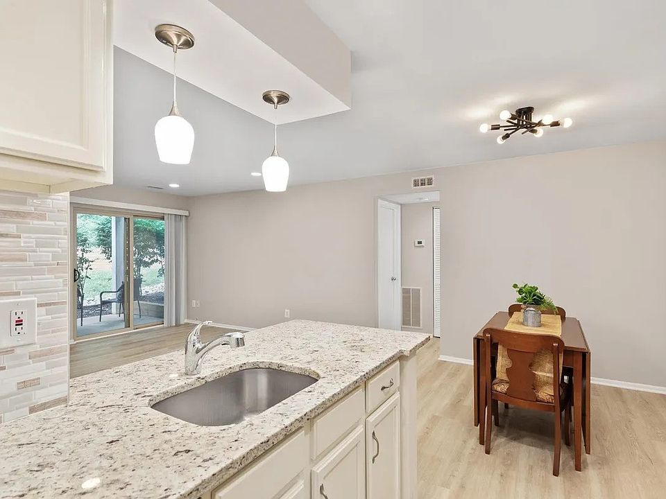 1st image of 1706 Ascot Way #X