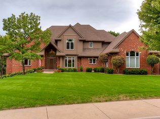1077 Tulip Tree Ln, West Des Moines, IA 50266