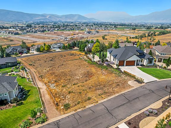 3rd image of 3150 E Hunters Ridge Way