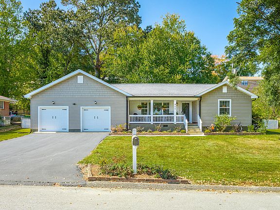 2nd image of 917 Belvoir Hills Dr