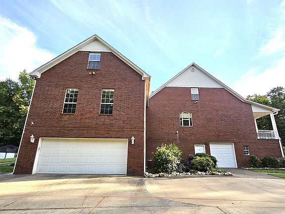 4th image of 9770 Springhill Farms Dr