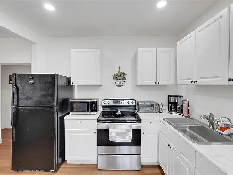 1313 4th St NE — Photo 9