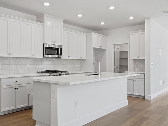 3rd image of 1425 Marmo Cir