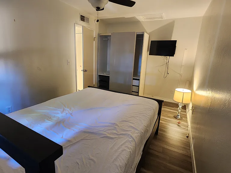121 W Loma Vista Dr #101 — Photo 31