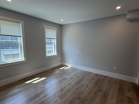 4th image of 124 Kenrick St #12