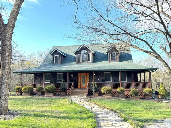 22678 S Tyson Cir, Lacygne, KS 66040