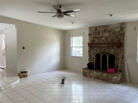 3rd image of 2955 Moore Dr