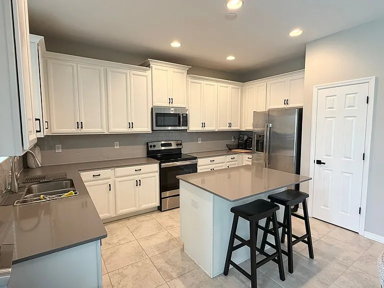 1659 Chatsworth Cir — Photo 8