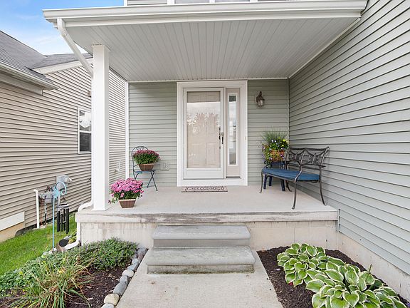 3rd image of 6816 Cotswald Dr #19