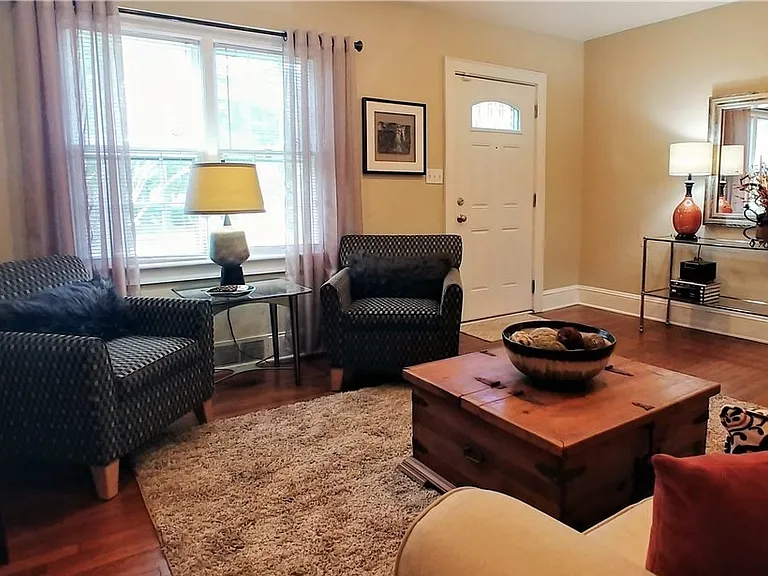 401 N Shore Rd — Photo 3