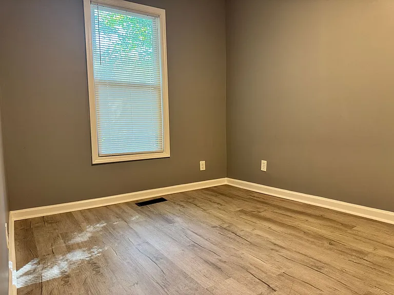 205 Guilford Ave — Photo 13