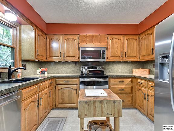 5th image of 305 Greenbriar Ct