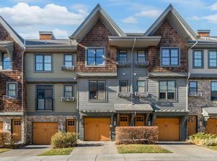 444 E Ascot Cir SW, Calgary, AB T3H0X3