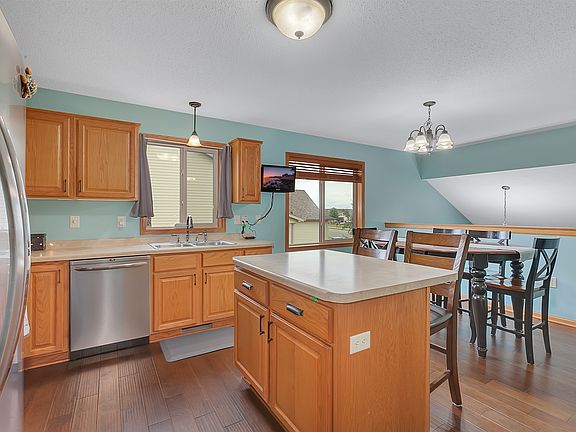2nd image of 658 Brianna Dr