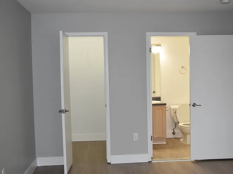 Sunnymede Apartments - Troy, MI — Photo 34