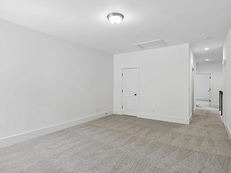 1730 Biscayne Dr — Photo 48