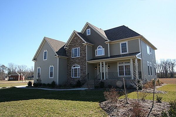 Southern style home on 1.22 acres