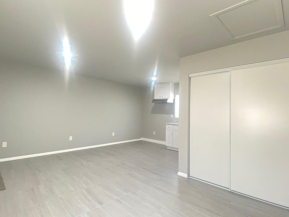 3rd image of 8812 Odessa Ave