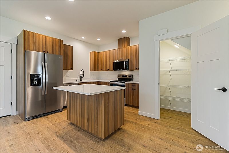 5th image of 4236 Melrose Lane